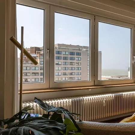 Apartment Cosy With Lateral Seaview In Ostend