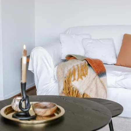 Cosy With Lateral Seaview In Apartment