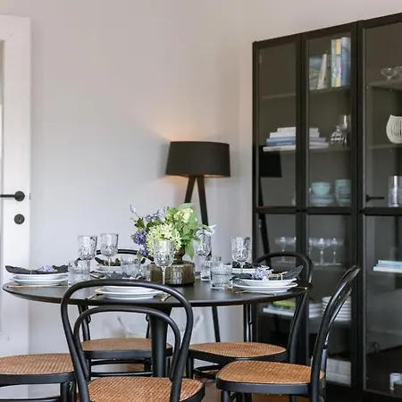 Cosy With Lateral Seaview In